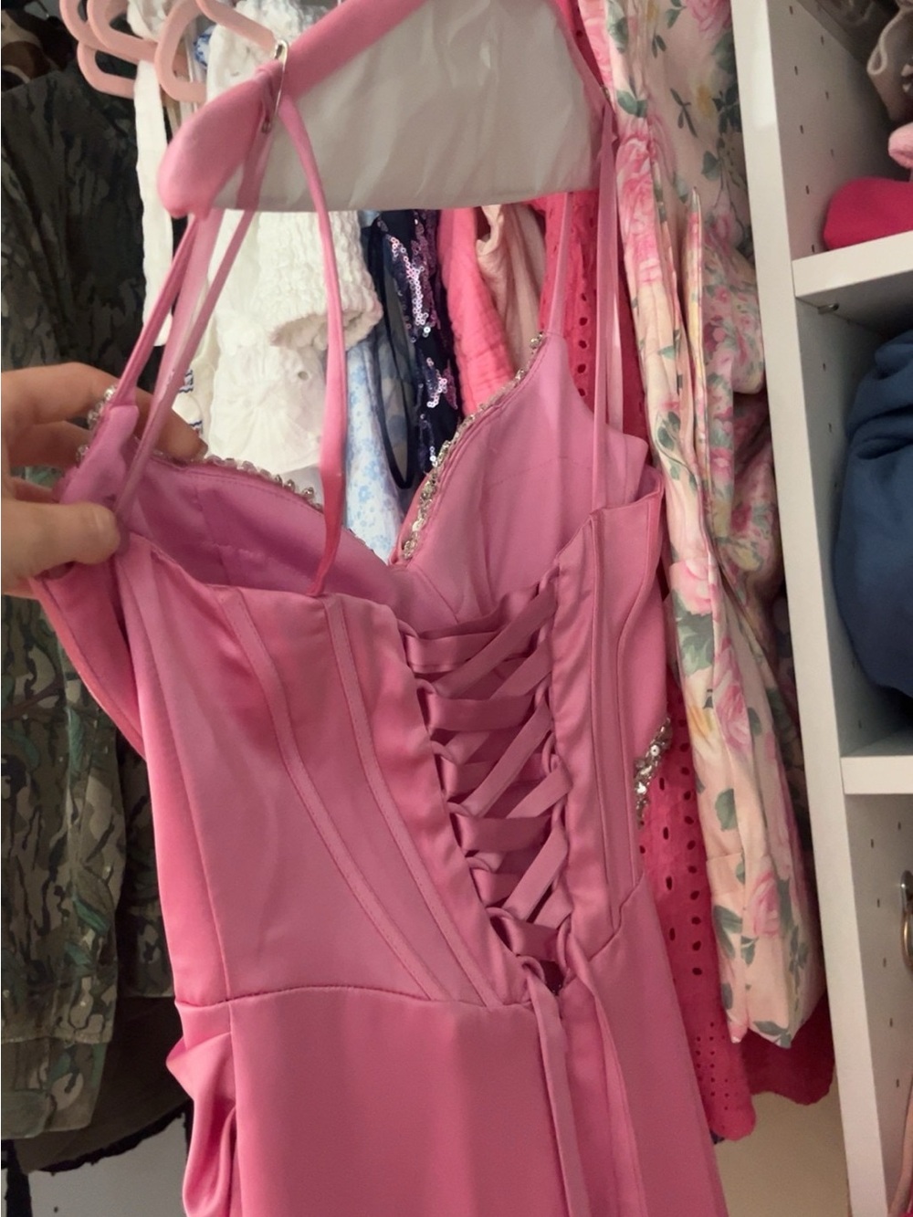 Prom dresses - Picture 2 of 9